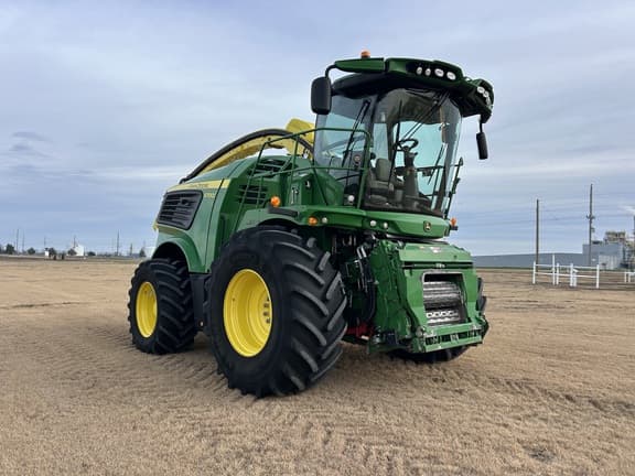 Image of John Deere 9700 equipment image 1
