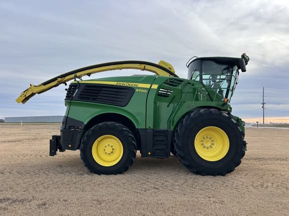 Image of John Deere 9700 equipment image 4