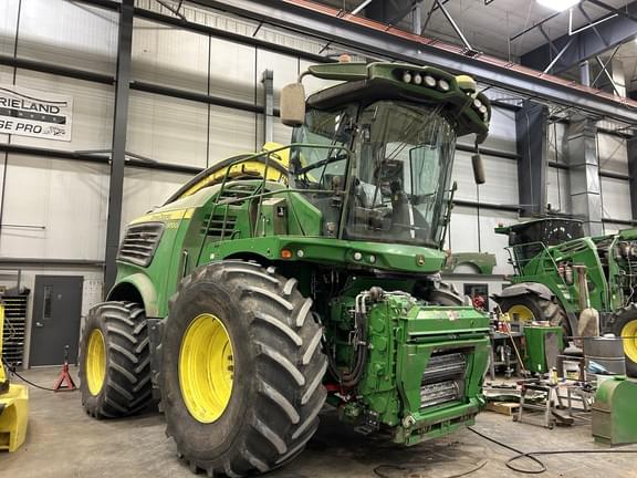 Image of John Deere 9700 equipment image 1