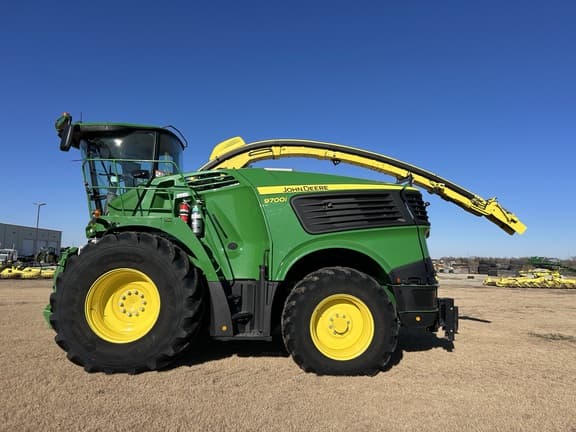 Image of John Deere 9700 equipment image 2