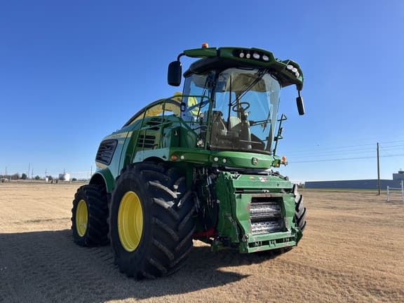 Image of John Deere 9700 equipment image 1