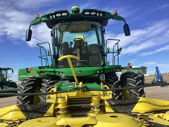 Image of John Deere 9700 equipment image 2