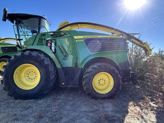 Image of John Deere 9700 equipment image 3