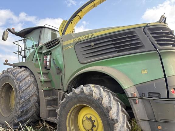 Image of John Deere 9900 equipment image 1