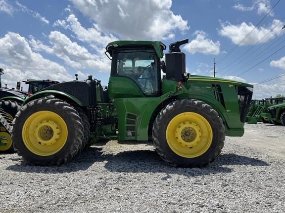Image of John Deere 9R 390 equipment image 2