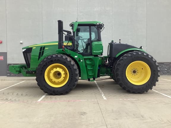 Image of John Deere 9R 640 equipment image 2