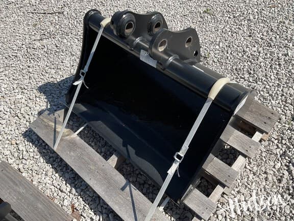 Image of John Deere Bucket equipment image 2