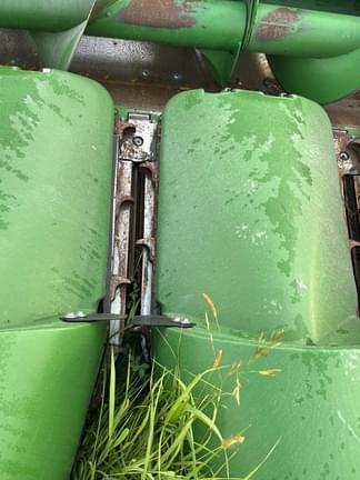 Image of John Deere C12F equipment image 4