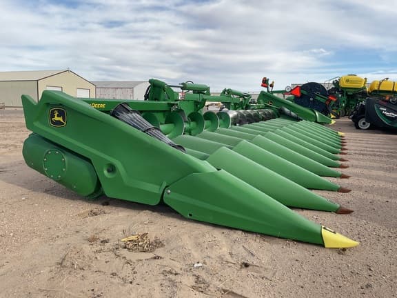 Image of John Deere C12F equipment image 1