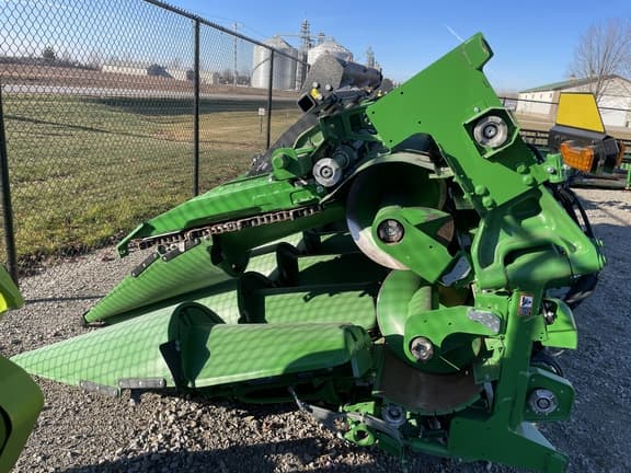Image of John Deere C12F equipment image 4