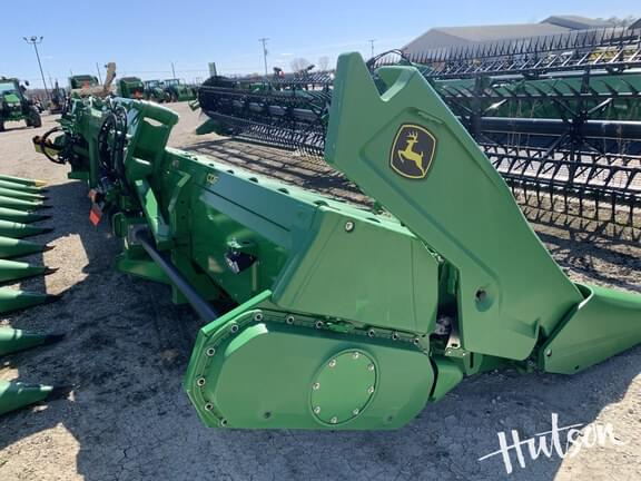 Image of John Deere C12F equipment image 3