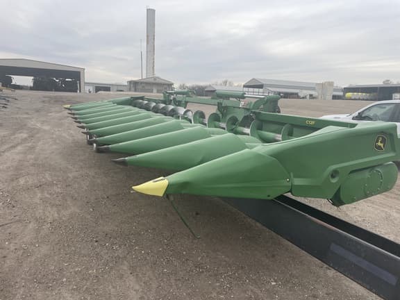 Image of John Deere C12F equipment image 1