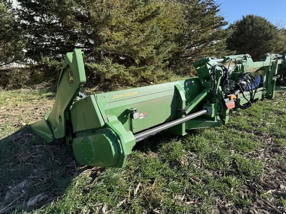 Image of John Deere C12F equipment image 4