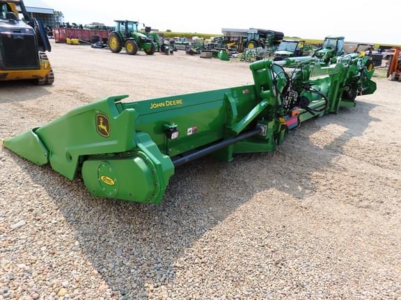 Image of John Deere C12F equipment image 4