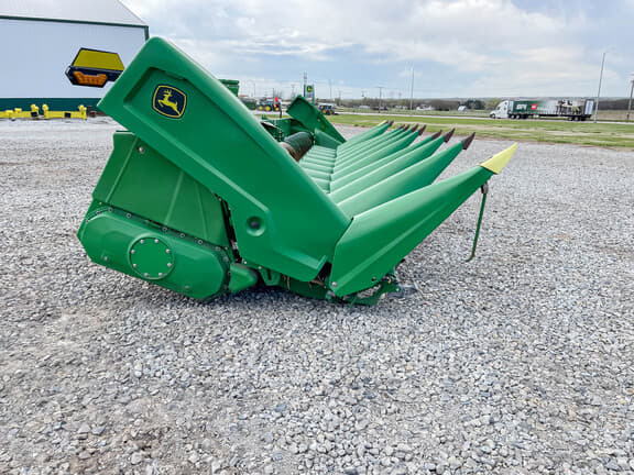 Image of John Deere C12R equipment image 3