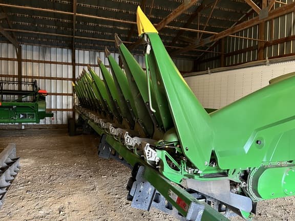 Image of John Deere C12R equipment image 3