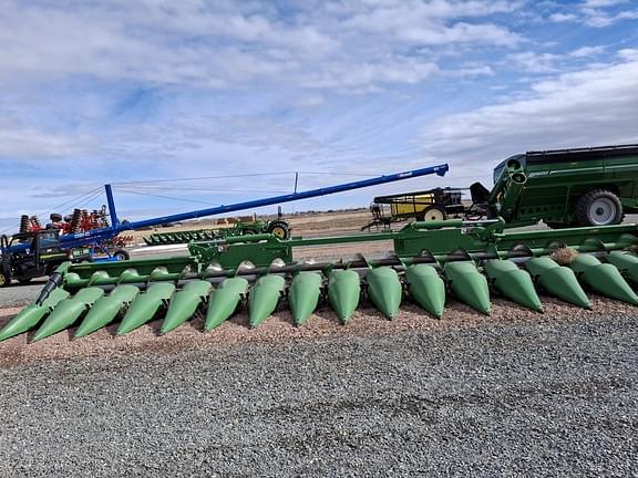 Image of John Deere C16F equipment image 4
