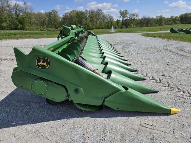 Image of John Deere C16F equipment image 3