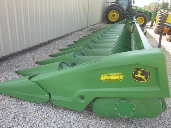Image of John Deere C16R equipment image 4