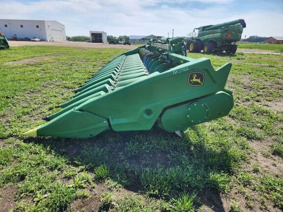 Image of John Deere C18F equipment image 2