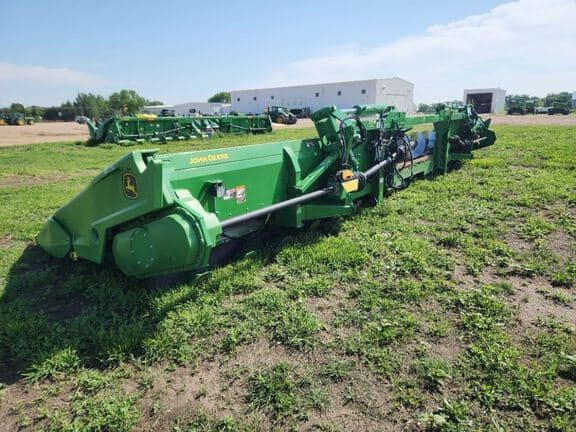 Image of John Deere C18F equipment image 3