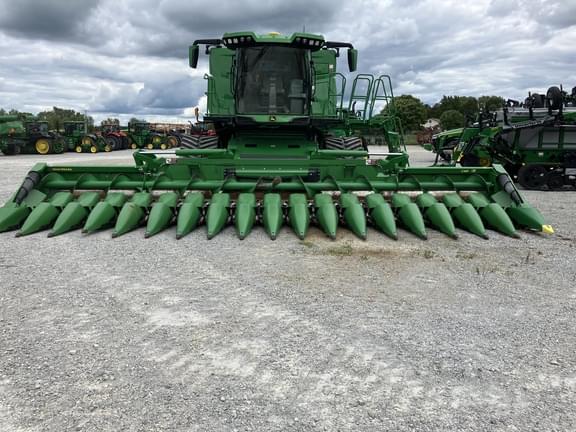 Image of John Deere C18F Primary image