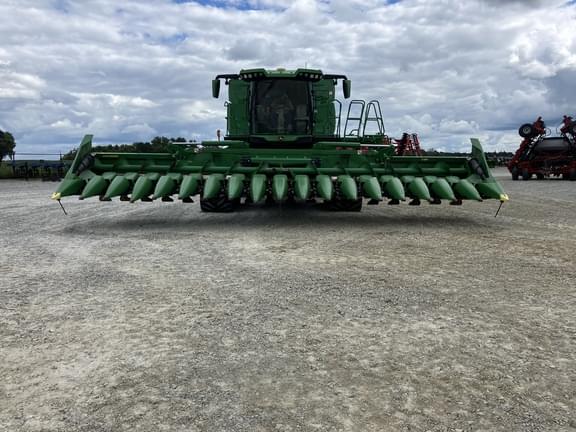Image of John Deere C18F Primary image