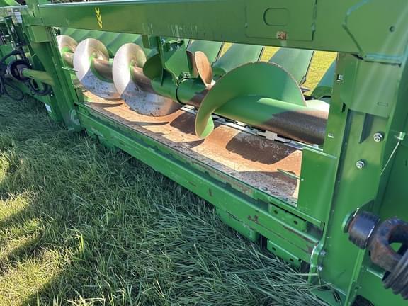 Image of John Deere C18R equipment image 3