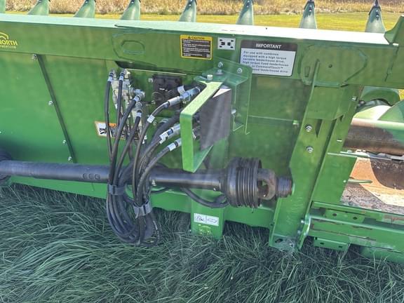 Image of John Deere C18R equipment image 4