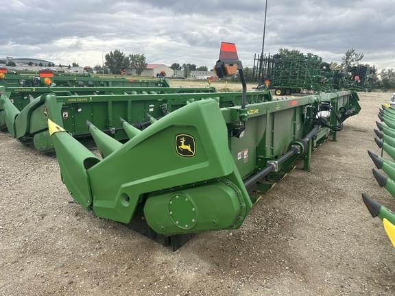 Image of John Deere C18R equipment image 1