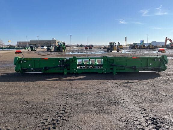 Image of John Deere C18R equipment image 4