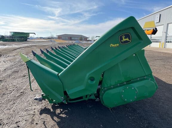 Image of John Deere C18R equipment image 1