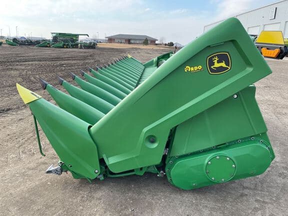 Image of John Deere C18R equipment image 1