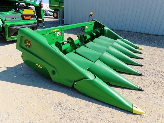 Image of John Deere C6R Primary image
