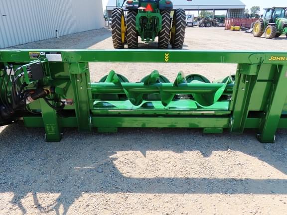 Image of John Deere C6R equipment image 4