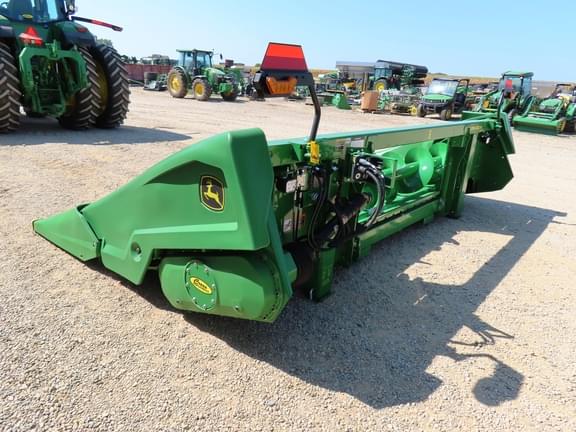 Image of John Deere C6R equipment image 3