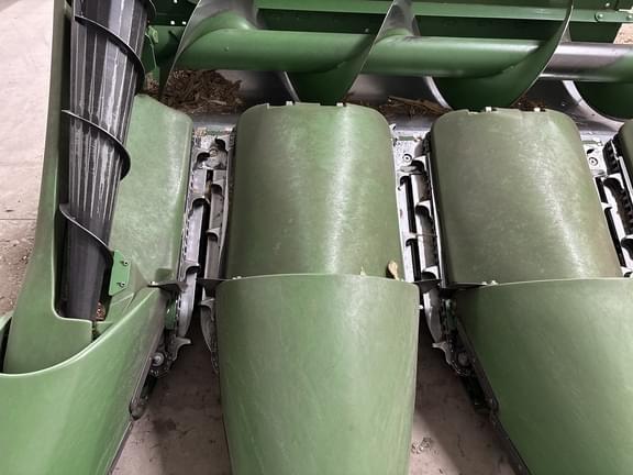 Image of John Deere C8R equipment image 2