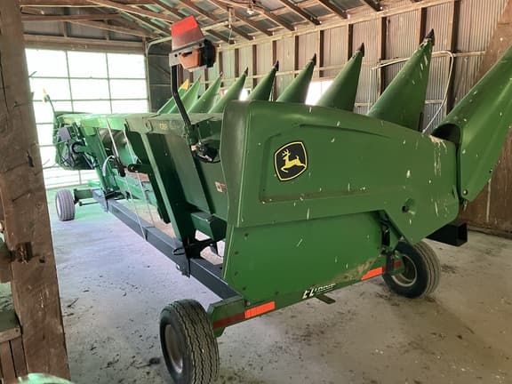 Image of John Deere C8R equipment image 2