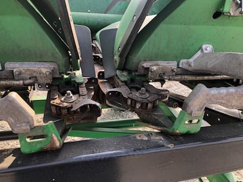 Image of John Deere C8R equipment image 4