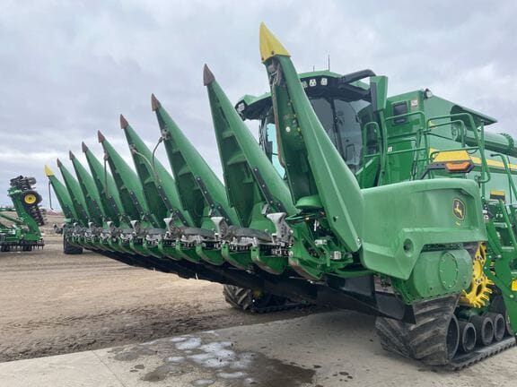 2024 John Deere C8R Equipment Image0