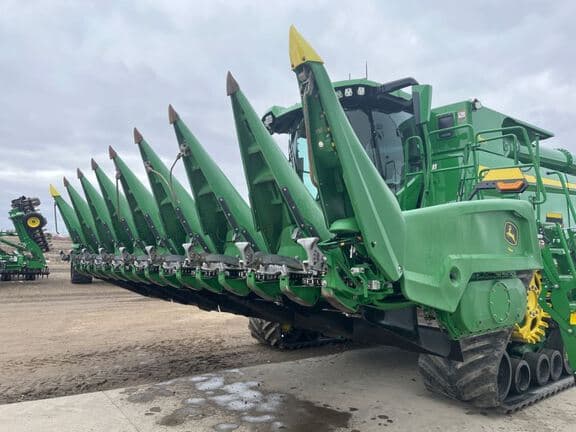 Image of John Deere C8R Primary image