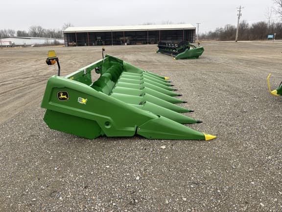 Image of John Deere C8R equipment image 3