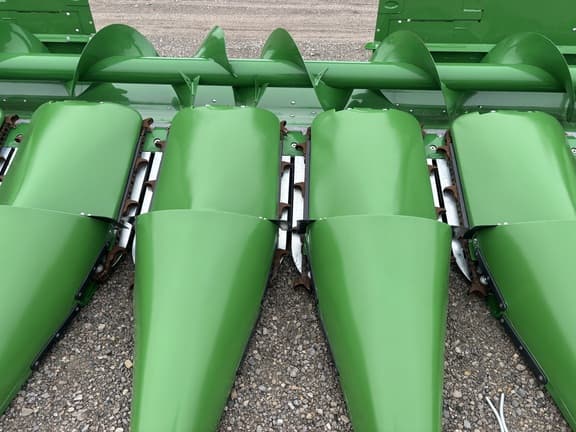 Image of John Deere C8R equipment image 4