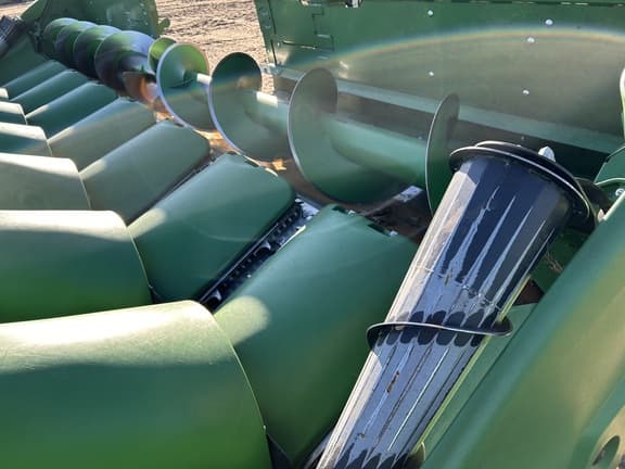 Image of John Deere C8R equipment image 4