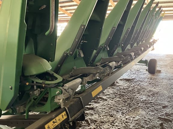 Image of John Deere C8R equipment image 4