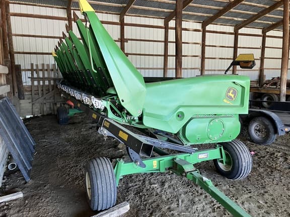 Image of John Deere C8R equipment image 1