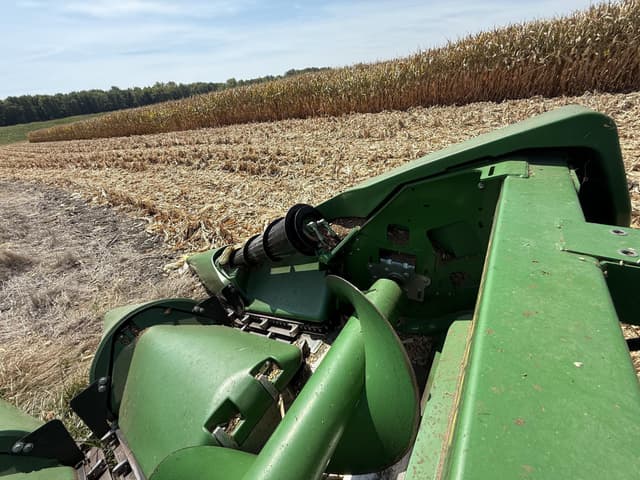 Image of John Deere C8R equipment image 1