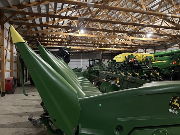 2024 John Deere C8R Equipment Image0