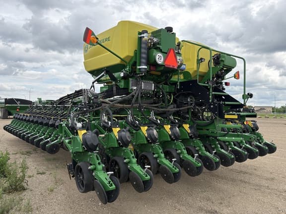 Image of John Deere DB66 equipment image 2