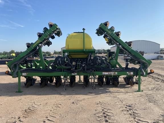 Image of John Deere DR16X Primary image